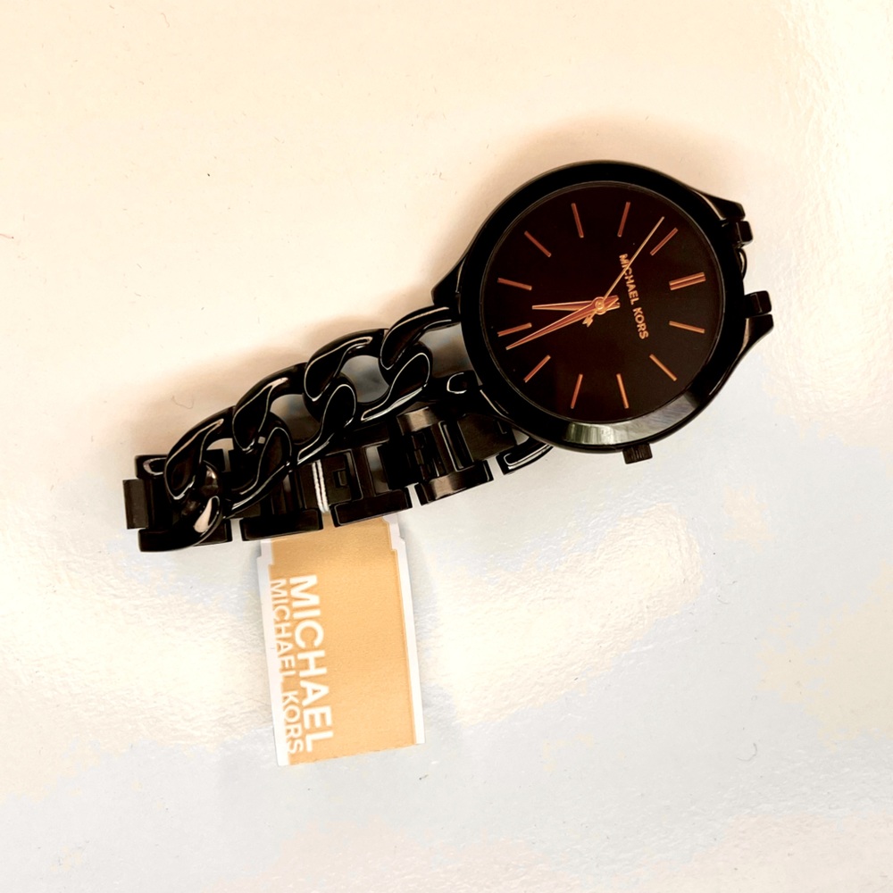 MICHKEL KORS Watch - Picture 8 of 10